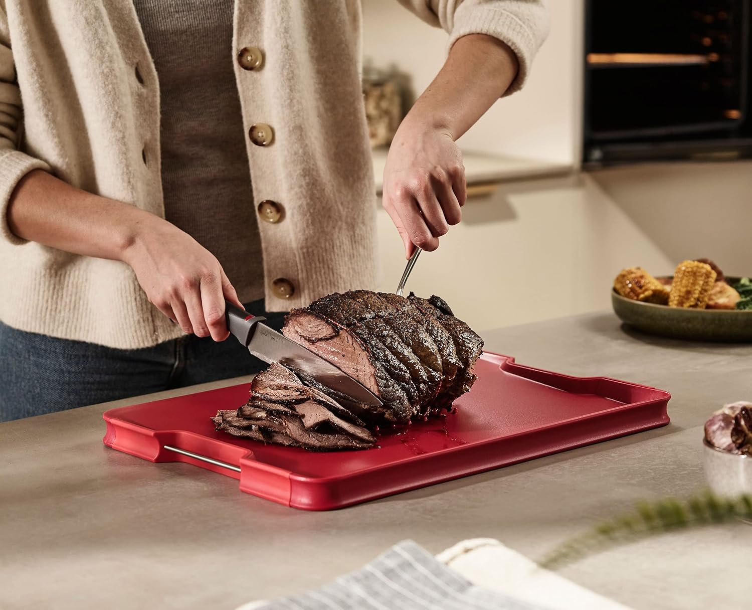 Joseph Joseph Cut&Carve Plus - Non-Slip, Multi-Function, Double-Sided Cutting Board for Food Preparation and Carving- Dishwasher Safe, Red - Image 2